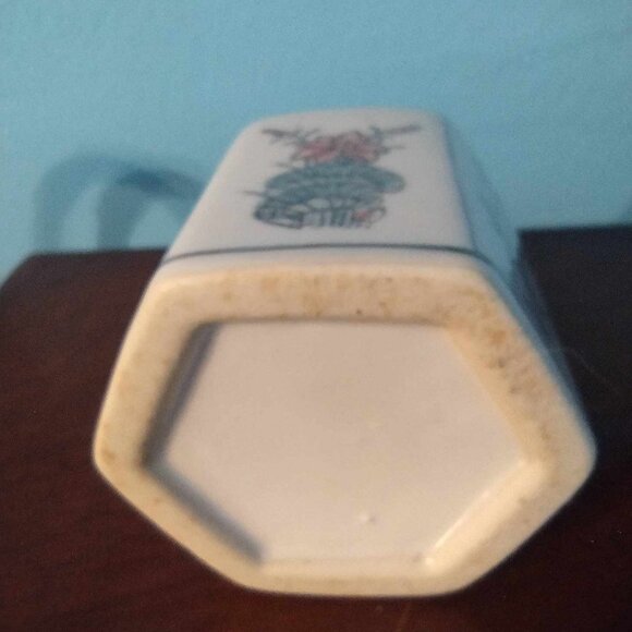 Vintage Teapot and Tea Jar With Embossed Floral Pattern - Picture 14 of 15